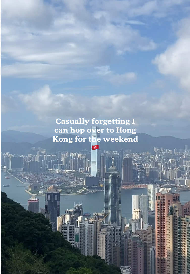 One of the perks of living in Seoul is being able to hop over to places like Hong Kong for the weekend :) #hongkong #hongkongtrip🇭🇰 #weekendtrip #central #victoriaharbour 
