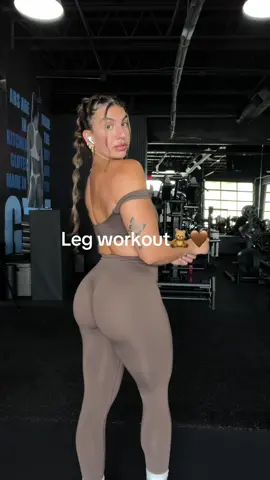 Some leg day favs 🧸 #fitnessgirls #workout #girlswholift #flexing #bodybuilding 