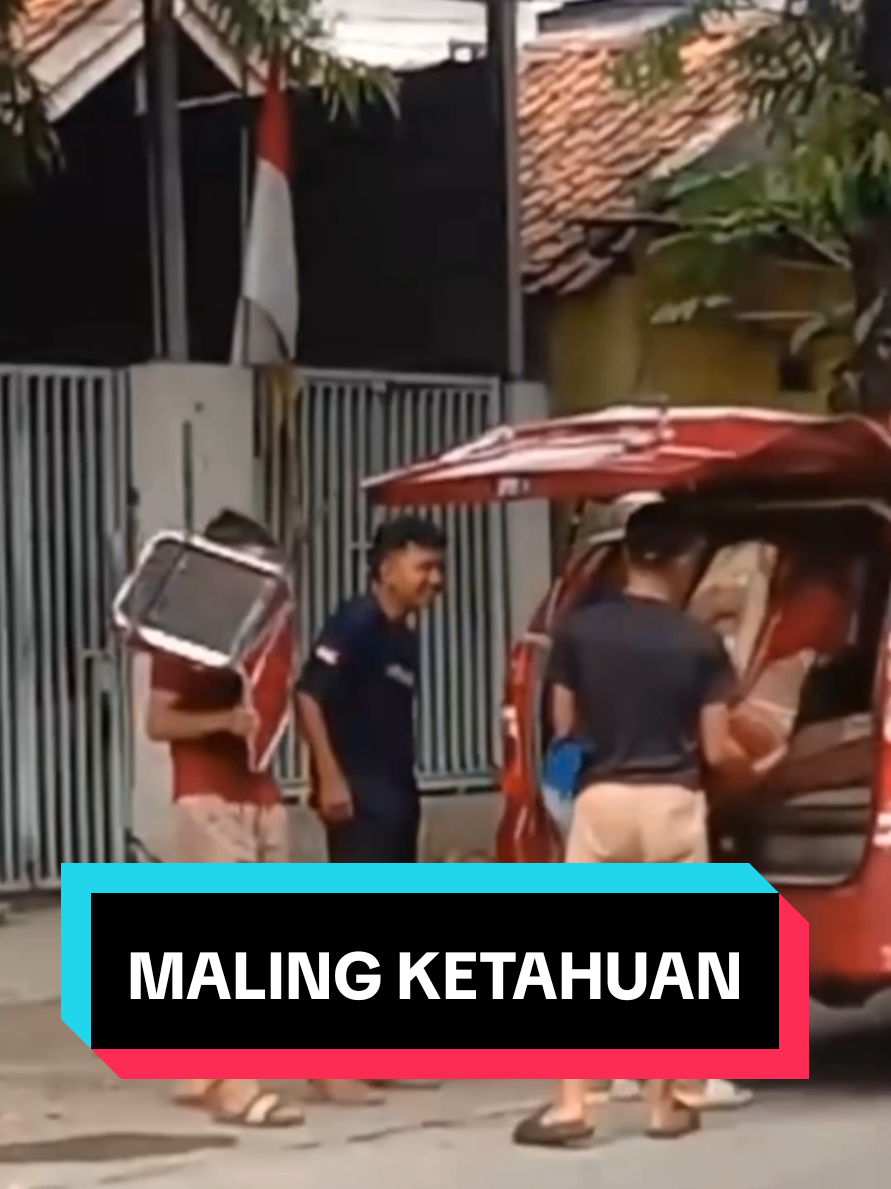 ketimbang barang barangnya kebakar mending saya amanin di rumah ( itu kata mereka ) TOLONG DONG DI TAG ORANGNYA 🤣🤣🤣🤣 #stopdemoanarkis  #berandafyp  #pekalongan  #fyp  #fypage 