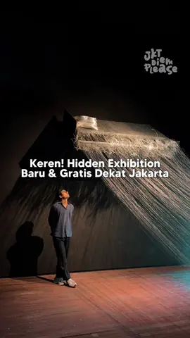 Keren‼️ Hidden Exhibition Baru & Masuknya Gratis Dekat Jakarta🤩 Instalasinya keren, beda dari biasanya. Kalo biasanya yang dirajut itu benang, ini kawat baja! Tenang, masuk ke sini gratis ya! Buka dari hari Selasa - Hari Minggu✨ Bentar lagi long weekend, bisa nih buat spot hangout kalian🙌🏻 #jktdiemplease #placetogojkt #exhibitionjakarta #pameranjakarta  