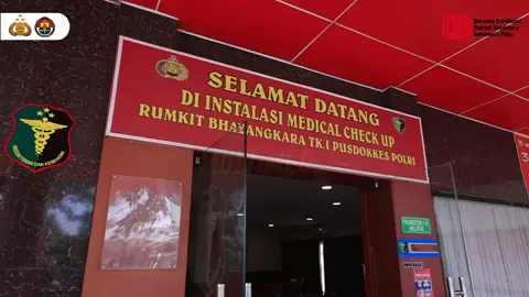 Presiden RI Jenguk Polisi Korban Kerusuhan Aksi Unjuk Rasa Presiden RI Jenderal TNI (Purn.) H. Prabowo Subianto didampingi Kapolri Jenderal Polisi. Drs. Listyo Sigit Prabowo, M.Si., menjenguk anggota Polri yang menjadi korban kerusuhan saat mengamankan aksi unjuk rasa beberapa waktu lalu di RS Bhayangkara Polri, Kramat Jati, Jakarta Timur, Senin (1/9). Dalam kunjungan itu, Presiden RI memberikan perhatian penuh kepada para korban kerusuhan aksi unjuk rasa dan keluarganya. Kapolri menegaskan bahwa Polri akan memberikan penghargaan terbaik bagi para prajurit yang telah menunjukkan dedikasi dan pengorbanan. Kapolri juga memastikan sesuai arahan Presiden RI, Polri akan menindak tegas para pelaku kerusuhan, serta memulihkan keamanan agar aktivitas masyarakat kembali normal. Mari Bersama Kita Ciptakan Suasana Sejuk Sampaikan Aspirasi dan #WujudkanIndonesiaDamai 