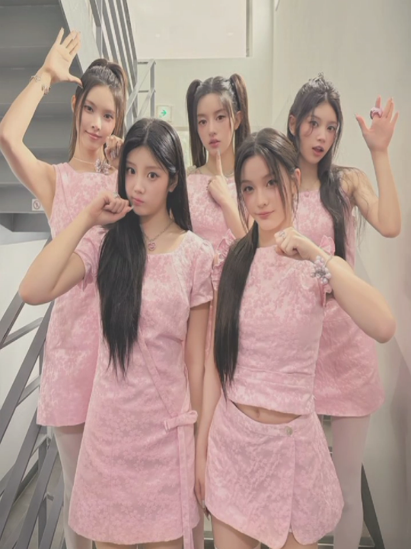 i lovee them soo muchh #illit #kpop #gllit #fyp #welovethem 