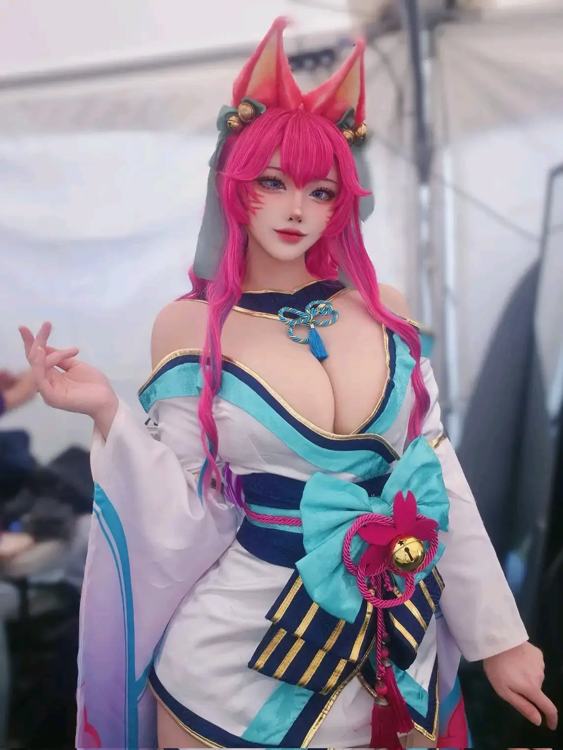 Ahri League of Legends Cosplay🥵🥵 Coser : @Yasal_170 #douyin #xyzabc #fyp #ahri #leagueoflegends 