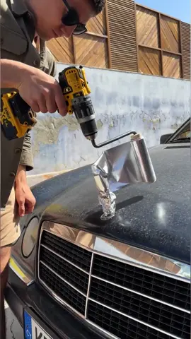 Gafas de sol hechas con una insignia de coche y papel de aluminio 🕶️ #DIY #carsoftiktok #gafasdesol #accessories #fyp  