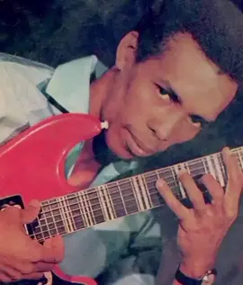 huyu jamaa wa guitar ameanza mambo yake sasa weeh🎶🎶🎶💯🙏🎵🍴🎶🎸🎸#💯💯🎶🎶🎧🎧💫💫✨✨ #forgotten #musicalmindreader @PauLọh📿🍂 @Di Monga/Jolly @D SÈÑGÂ $JØLLY 💥 