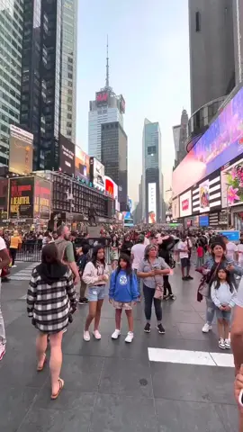 New York City Time Square Mini Vlog 🗽✨🇺🇲 #newyork #foryou #foryoupage #fyp #viralvideo 