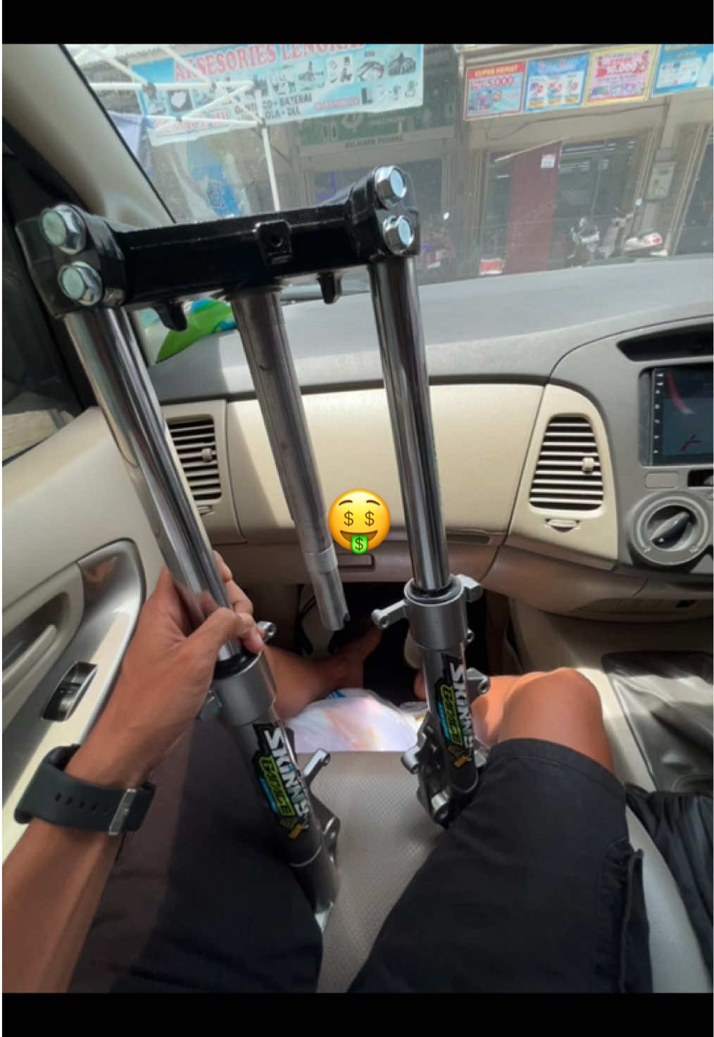 Obat sakit pinggang 🤑🤑@SKINNY_GARAGE_LAMPUNG @𝐈𝐑𝐆𝐈 𝐀𝐑𝐃𝐈𝐘𝐀𝐍𝐒𝐀𝐇 @ANDRE ALAMSYAH @JML🕸️ #fyp #fotolive #xyzbca #rbt #rbtsumut 