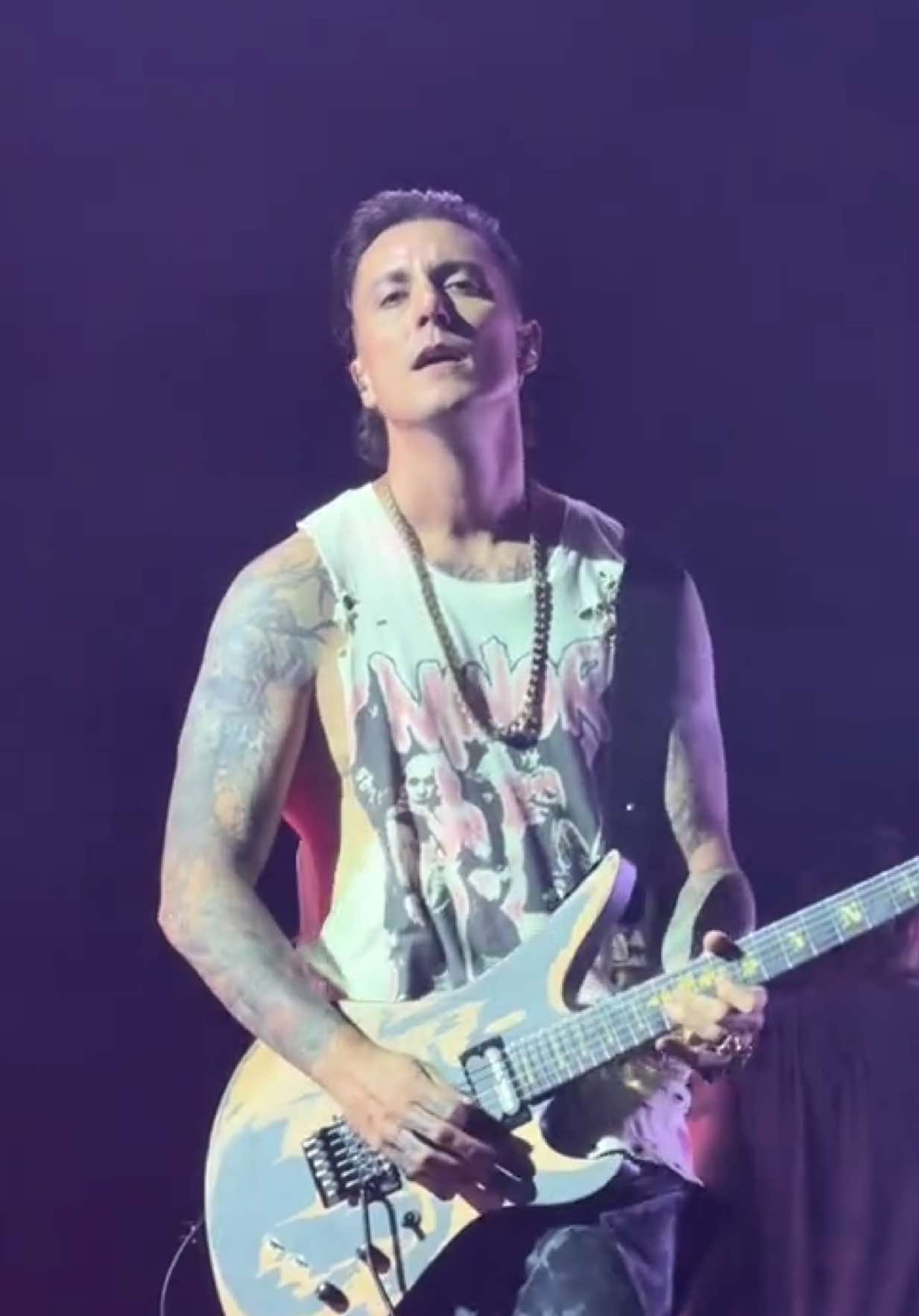 Save Me - @avengedsevenfold in Chicago, Day 2! #avengedsevenfold #a7x #dbc #saveme #synystergates 