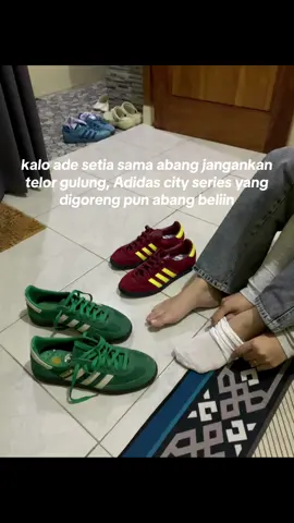 wahgawat judulnya🫣 #telorgulung #adidaswarszawa 
