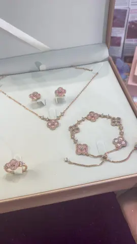 Sparkling sakura bracelet ✨🌸#anniversarygift #fyp #fourleafclover #vancleef #pinkjewelry #necklace #fourleafclover 