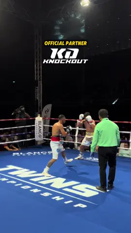 Last 40 seconds! 🤯🤯🤯 #twinschampionship #boxing🥊 #boxing #tinju @M Mikail Ghazali @Micel 