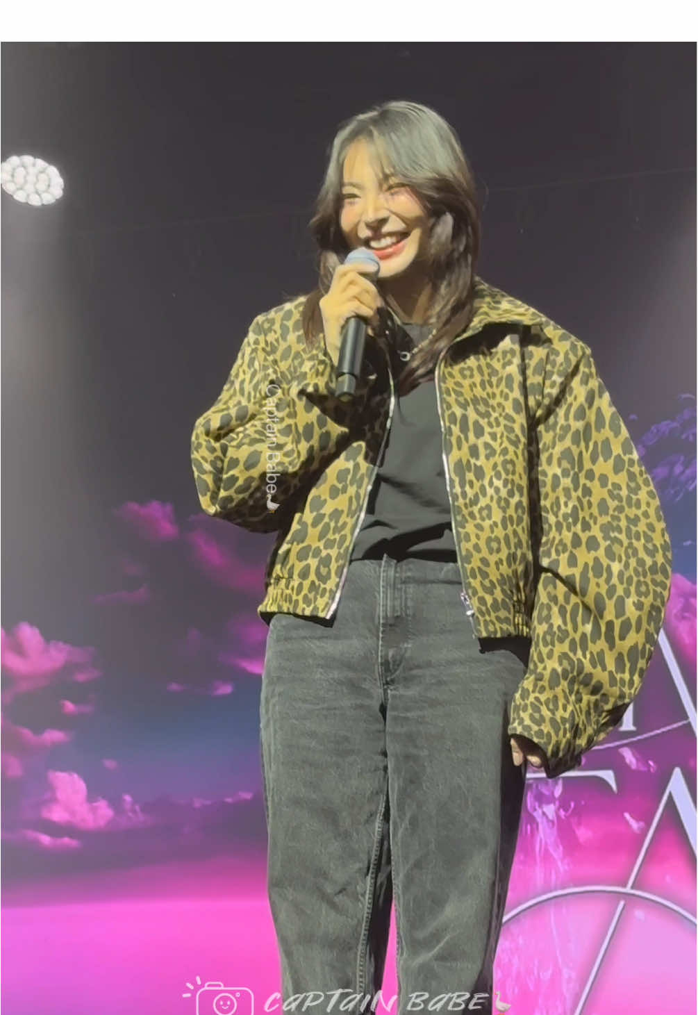 2025.Aug.09 Taipei  When is salon open ? 😎：Next month 😛 🌻：No!This month 🤨 🌚🌚🌚🌚🌚🌚🌚 Hahahahahaha It’s okay na!We are waiting for you 💛 #fayeperaya #faye_malisorn #faye #fayemalisorn 