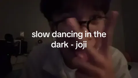 slow dancing in the dark - joji (lmk if u guys like this type of content😁) #slowdancinginthedark #joji #cover #fyp #sadsong @Joji 