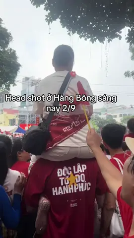 Bác Nào Ném Chai nước chuẩn thế. Nên đi thi môn ném chai thôi. 🤣🤣🤣🤣#couple #A80 