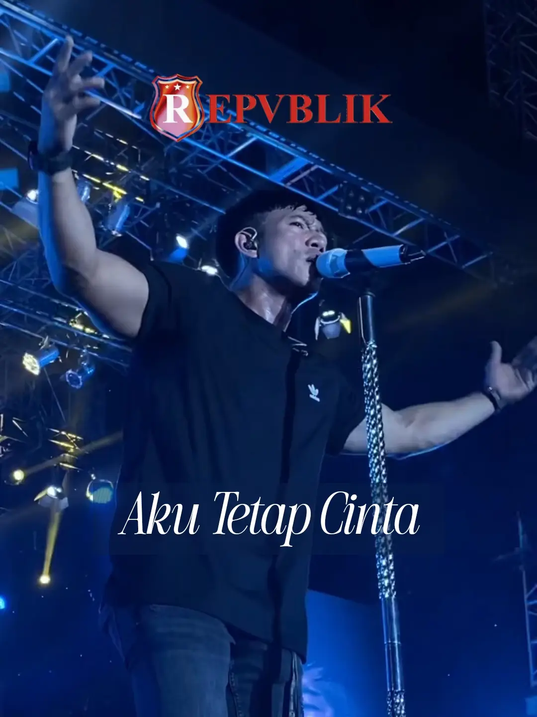 Meski luka begitu dalam, hati ini tetap bertahan. Asal kau tahu seumur hidupku aku tetap cinta. #liriklagu #2000an #fullsong #karaoke #rurirepvblik 