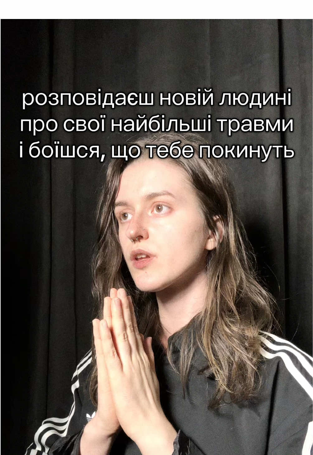 захисна стратегія уникаючого типу привʼязаності це дистанція. сором стає нестерпним, щоб зняти його, психіка обирає простий шлях: 