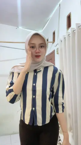 Masi dengan kemeja crop😭💗#fyp #foryoupage #simple #inspirasioutfit #outfit 