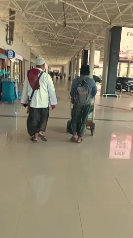 mau berangkat ke Pontianak mohon doa nya#asathinul ilmi