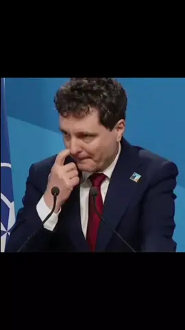 ⚠️ NU i-am sustinut,nu ii sustin si nu intenționez sa ii sustin pe Nicusor Dan si Ilie Bolojan. Doresc sa se înțeleagă faptul ca atat ei,cât si votanții lor sunt cei schizofrenici,paranoici si bolnavi,nu cei care au avut pareri diferite si eu votat cu altcineva. #nicusordan #mucusor #iliebolojan #sau #guvern 