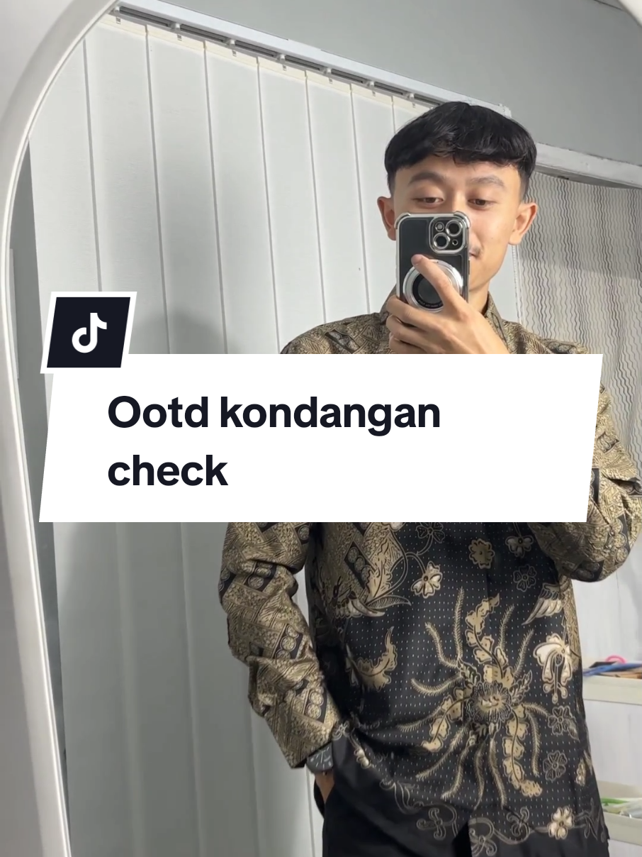 Kemeja batik yg sulit di skip😜 premium slimfit bagian dalam terdapat puring😎 rugi kalo gak checkout🙏🏻 #kemejabatik #kemejabatikpremium #kemejabatikslimfit #ootdbatik #batikkondangan 