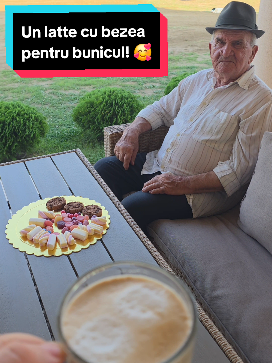 Astăzi m-a vizitat bunicul si l-am servit cu un latte, care este si preferatul lui si câteva dulciuri! Cățelul nostru Homeless a avut nevoie si el sa fie băgat în seama si a venit la un mădărit!😅 #bunicul #viatalatara #viatalaferma #cainelemeu #ciobaniedragamie💯😍🍃🐑🐑🐑 