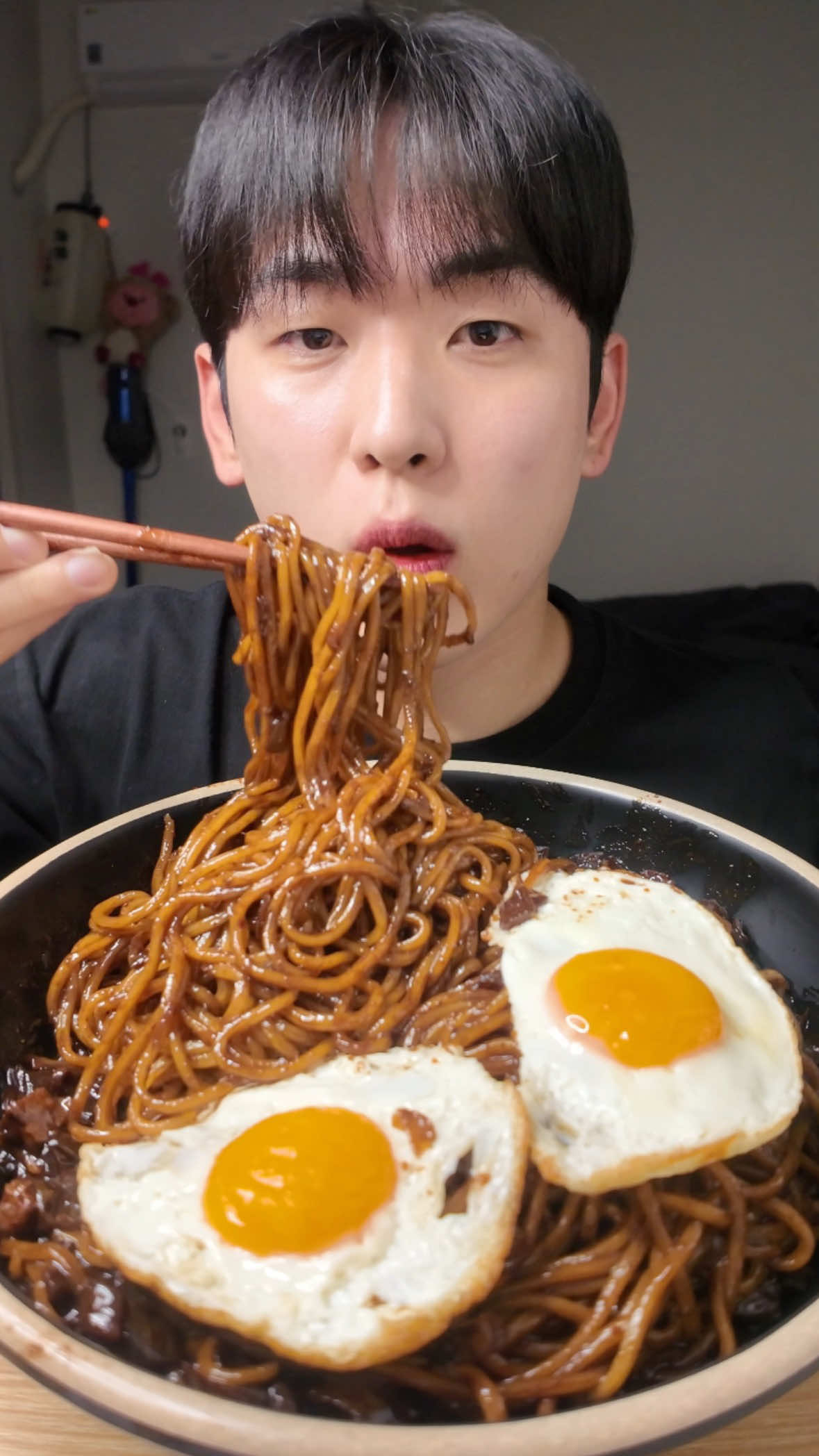 今日は簡単にジャージャー麺やで！ 오늘은 간단하게 짜장면 ! #モッパン #먹방 #mukbang #asmr #eating 