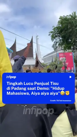 Di tengah aksi mahasiswa di Padang, Sumatera Barat, seorang penjual tisu mencuri perhatian publik. Dalam sebuah video yang beredar, bapak penjual tisu itu terlihat berteriak lantang, “Hidup Mahasiswa!” mengikuti orasi massa. Namun, beberapa detik kemudian ia kembali menawarkan tisu dagangannya dengan suara pelan dan senyum tipis. Bapak penjual be like: saya aslinya 2, mode orator vs mode jualan 😂 #fyp #hidupmahasiswa #padang #videolucu #viral 