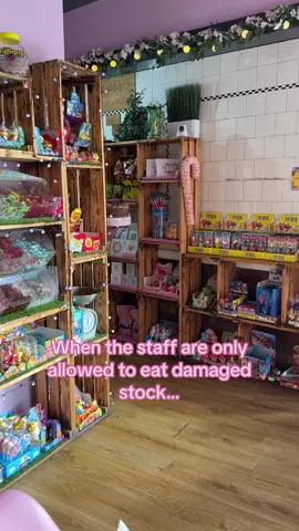 Don’t worry, we don’t throw all our cakes on the floor 🤣#coffeeshop #fyp #ruddis #cake #funny 