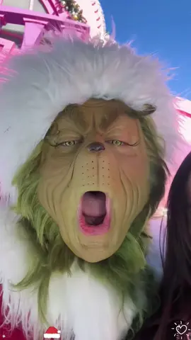 Grinch is dramatic 🎄 🤣 #universalstudios #fyp #foryou #funny #kids #viral #universalstudioshollywood #children #cute #happy #fyp: #usa #funnyvideos #grinch