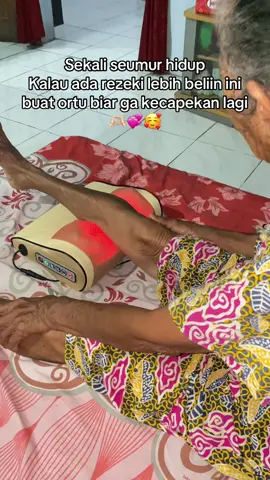 Harganya ga seberapa tapi mampu meringankan sedikit rasa capeknya😍🥹🙏 #bantalpijat #bantalpijatelektrik #bantalpijatportable #bantalpijatviral #bantalpijatmobil 