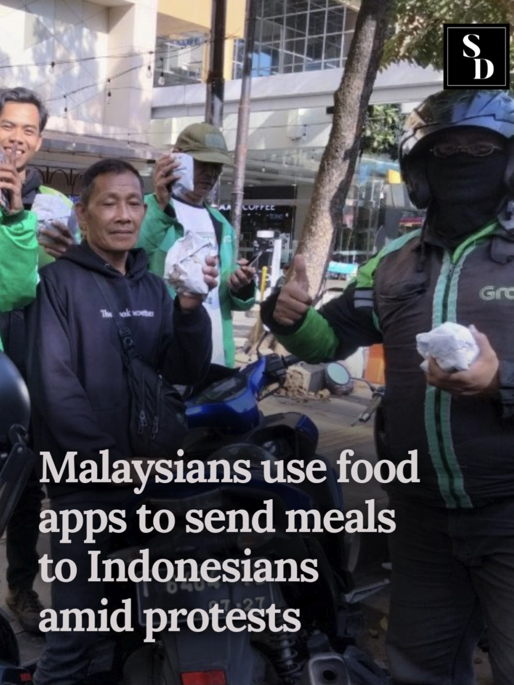 Visit www.sinardaily.my for more stories. #Malaysia #Indonesia #Solidarity #FoodDelivery #Protests #SinarDaily
