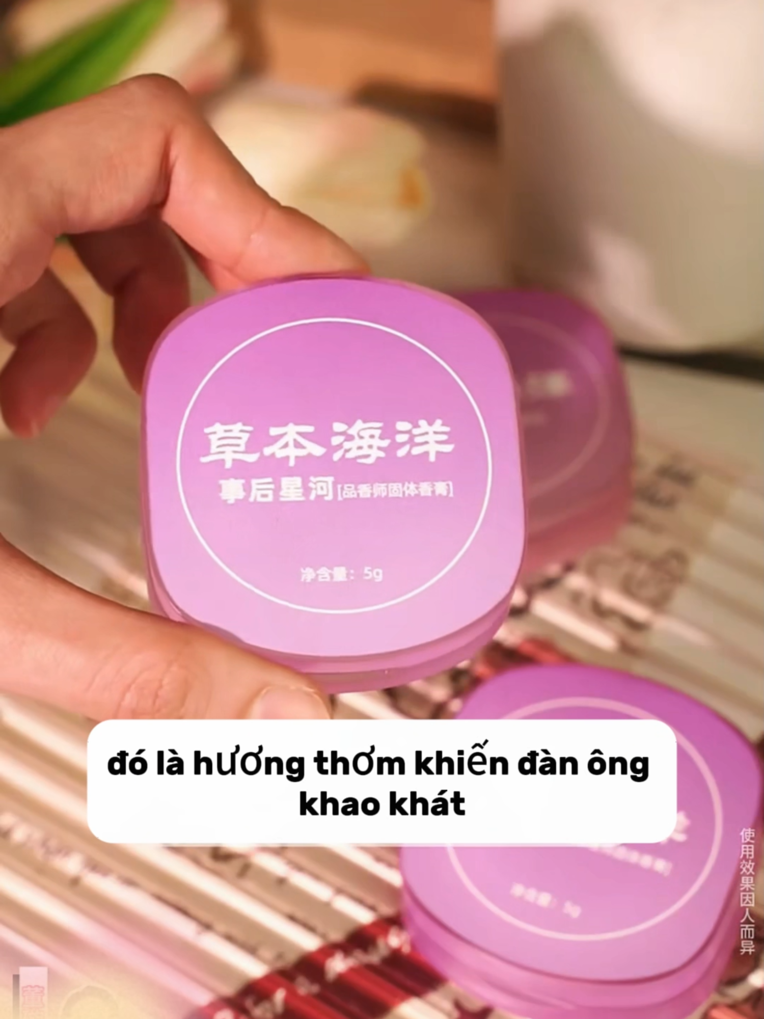 Bạn có muốn mùi hấp dẫn này không?#fragrance #fragrancetiktok #fragrancetok #perfumes #perfumetiktok #falldealsforyou #perfume #solidperfume #fyppp #perfumebalm #NướcHoa #Mùihương