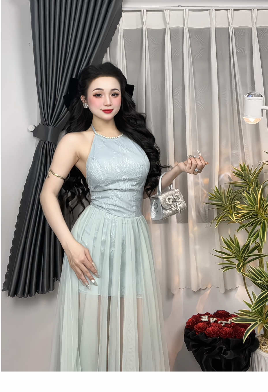Giữa chốn hồng trần không vướng bụi. Gấm lụa có cũ vẫn kiêu sa...🦢#PhươngThuyne #trending #xuhuongtiktok #viral 