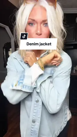 This jacket will be my denim jacket of the fall and winter. I love a good oversized denim jacket. #denim #denimjacket #denimyourway 