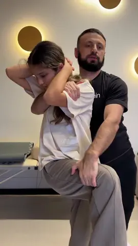 Cracks & Crunchy ! #watch #Viral #กระแสมาแรง #คลิป #ไวรัล #asmr #asmrsounds #chiropractic #chiropractortiktok #asmrtiktoks #asmrvideo #จัดกระดูก #chiropracticadjustment #chiropractictherapy 