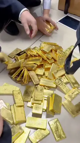 My backpack is full of solid gold #fyb #24k #gold #asmr #24kgold 