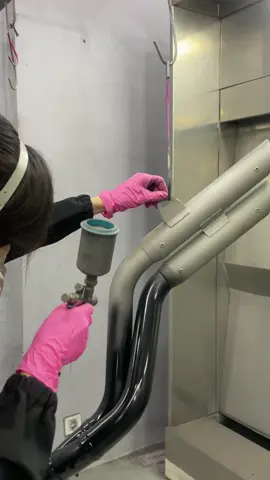 pernah kejadian ga? knalpot uda bagus2 di coating ehh dy ngelupas. Ada yang tau kenapa bisa gitu?  Coba Coating nya di Zero Arms Official, ga bakalan tuh kejadian kaya gtu. Coating kita ga chipping / ngelupas dan tentuny bergaransi.  Wa for more info +62 813 6780 9354