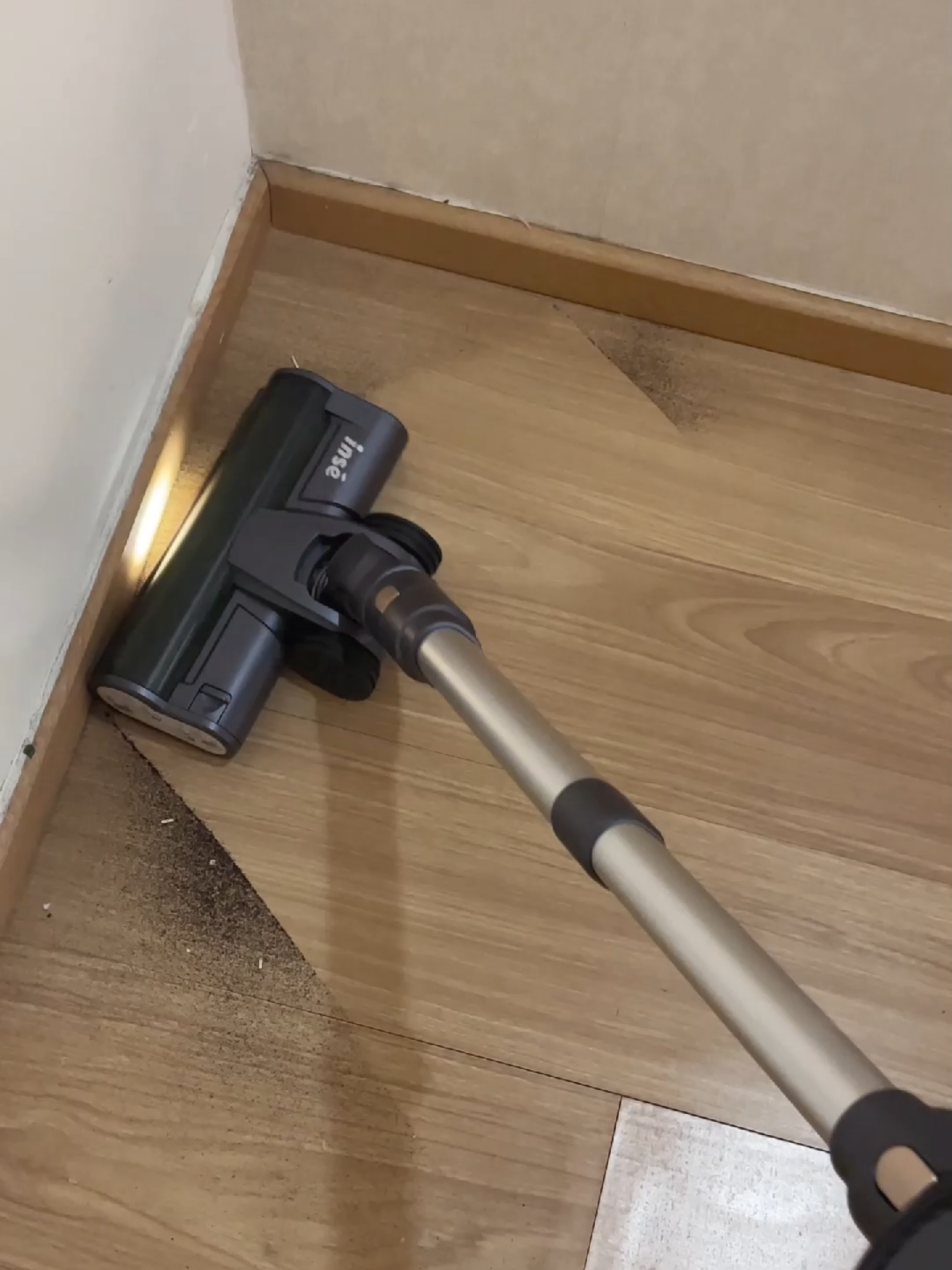 ✨This cordless vacuum is giving Dyson vibes without the price tag 😍 Pet hair? Crumbs? Car mess? GONE. 💨Lightweight, powerful, and under $120?! 🧼 Your floors will thank you. 🚨Flash Sale + Extra 20% Off Ends SOON — don’t miss this steal! 🧹💥#PetHairSolution #SmartCleaning #CleanHouseGoals #TikTokMadeMeBuyIt #SummerCleanUp #insevacuum #StickVacuum #TikTokFinds #CordlessVacuum #homessentials #TikTokShopFinds #VacuumTok #CleaningMotivation #TikTokShopSummerTurnUp #homeimprovement #HomeHacks #videowave #tiktokshoplabordaysale #DealsForYouDays #LEDVacuum