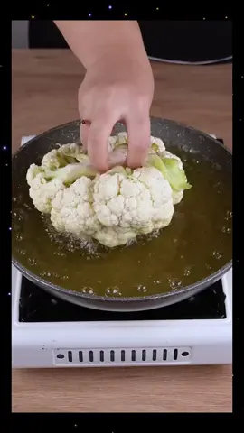 Jeder brät jetzt Blumenkohl, nachdem er diese geniale Idee gesehen hat.#Foodie #essen #EasyRecipe #rezept #fürdich #food 
