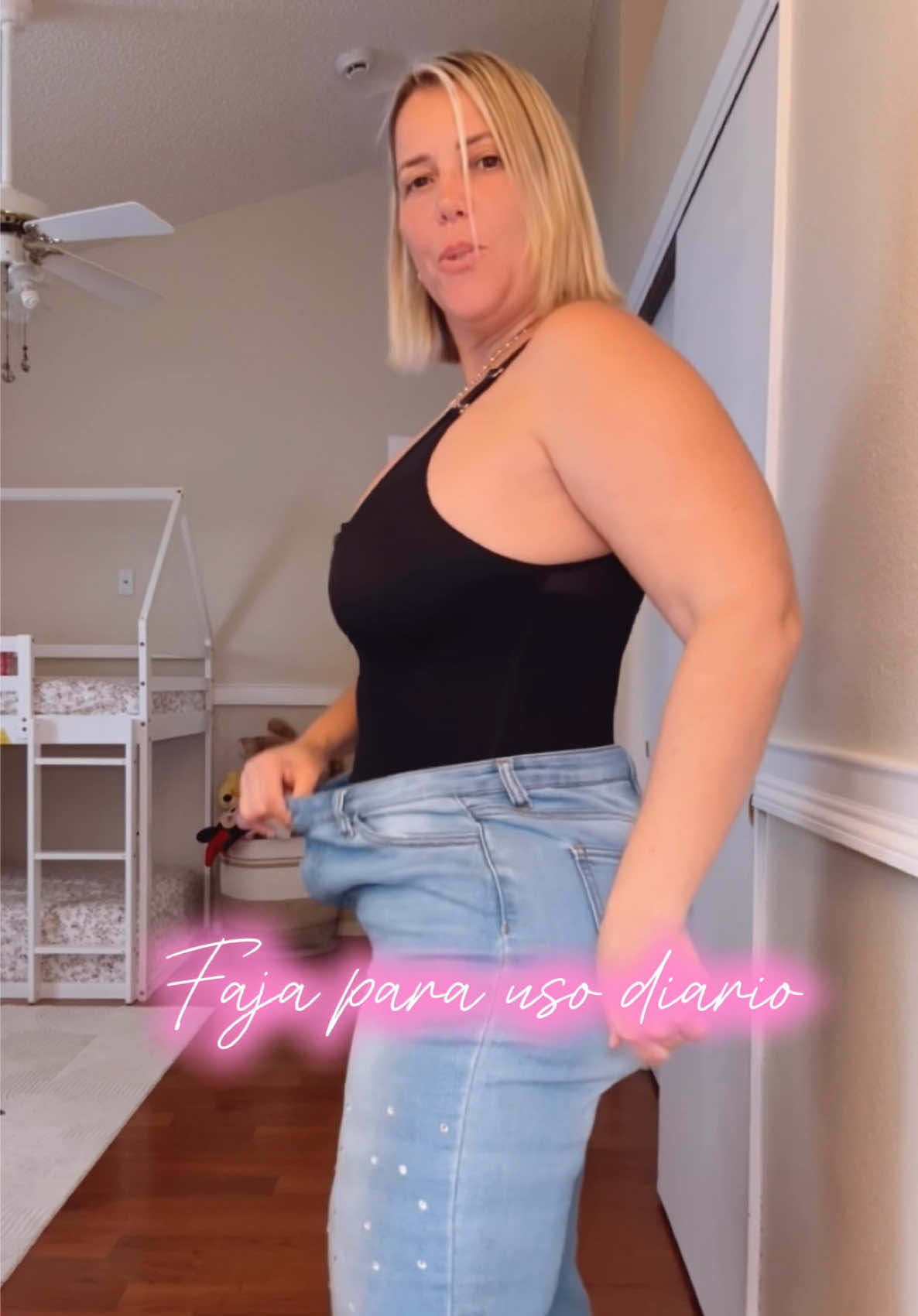 No se marca, me gusta porque no incomoda y tiene buena compresión  * Disclaimer: El precio mostrado es el vigente al momento de la grabación y puede cambiar. Las promociones pueden tener restricciones o disponibilidad limitada. #shapewear #tummycontrol #fajas #yiannashapewear #fajascolombianas  