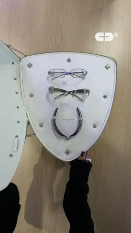 The new @gentlemonster is insane 😮‍💨 #gentlemonster #gentlemonsterunboxing #fyp #sunglasses #fashion 