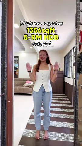 𝗦𝗽𝗮𝗰𝗲 𝗮𝗻𝗱 𝗰𝗼𝗻𝘃𝗲𝗻𝗶𝗲𝗻𝗰𝗲. 𝗔 𝗵𝗼𝗺𝗲 𝗳𝗼𝗿 𝗳𝗮𝗺𝗶𝗹𝗶𝗲𝘀🏡 This 1356sqft 5RM HDB is less than a 10mins walk away from a new MRT station! [ 𝙁𝙤𝙧 𝙨𝙖𝙡𝙚 ] 737 Pasir Ris Dr 10 • 5RM unit • ⁠1356sqft • 4 Bed, 2 Bath • 69yrs 10mths lease remaining ✅ 9-min walk to Elias MRT station ✅ 4 bus stops to Pasir Ris MRT ✅ 1-min away from Pasir Ris West Plaza (Koufu, FairPrice, Mcd, etc) ✅ 2 schools within 1km Dm us to find out if this is for you📲 Aloysius Png | Brigitte Tan 8267 8078 | 8493 9983 #fyp #foryoupage #singaporehomes @RealtyRoyale @ahloypng 
