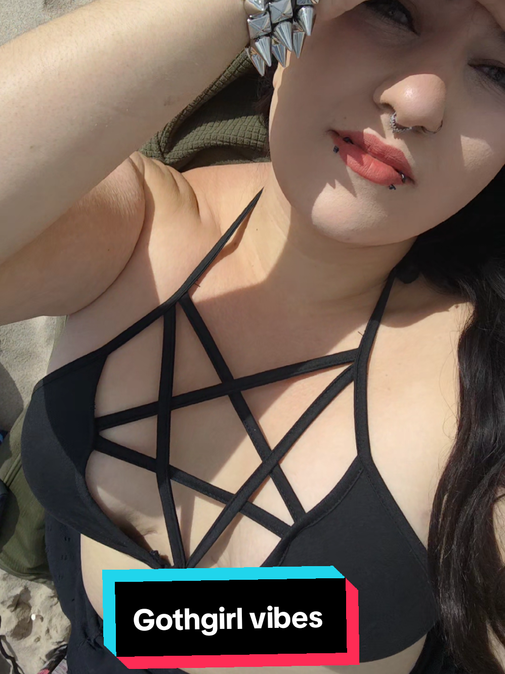 #alttiktok #gothtok #gothic #metalhead #gothgirl 