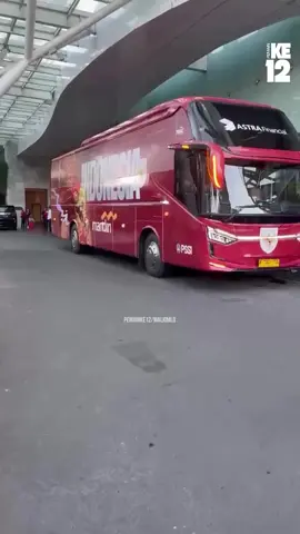 Keberangkatan skuad Garuda untuk melakukan latihan perdana di Surabaya🦅🔥 #timnasindonesia #kitagaruda #tctimnas #timnasday 
