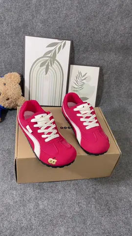 Giày đỏ xinh xinh 🥰 #reviewgiay #reviewgiaydepgiare #giaysneaker #giaythethao #xh                