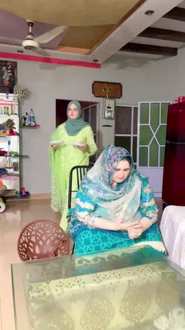 Fun With Mom 😂 #lahoripunjabifamily #fyp #foryou #funny #viral 