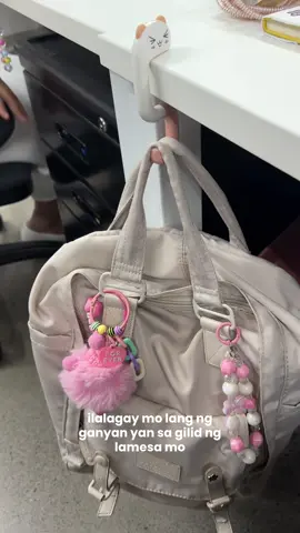 super useful neto! #baghook #deskhack #everydayessentials #lifehacks #schoolbag 