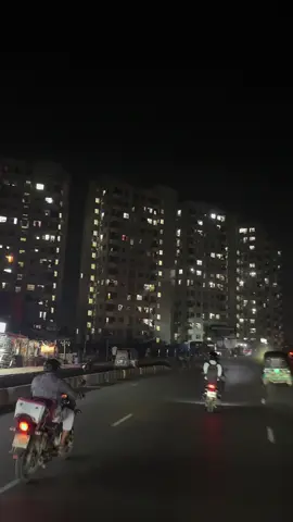 ঢাকার আকাশছোঁয়া ভবনগুলো রাতে যেন তারার সঙ্গে প্রতিযোগিতা করে। #bangladeshtiktok  #creatorsearchinsights  #foryoupage  #bangladesh  #trending 