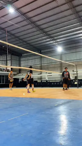 Jajajaaja a pero en los partidos #CapCut #CapCut #voleibol #yo #salto 