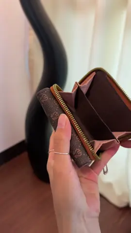 Exquisite and small girls' wallet